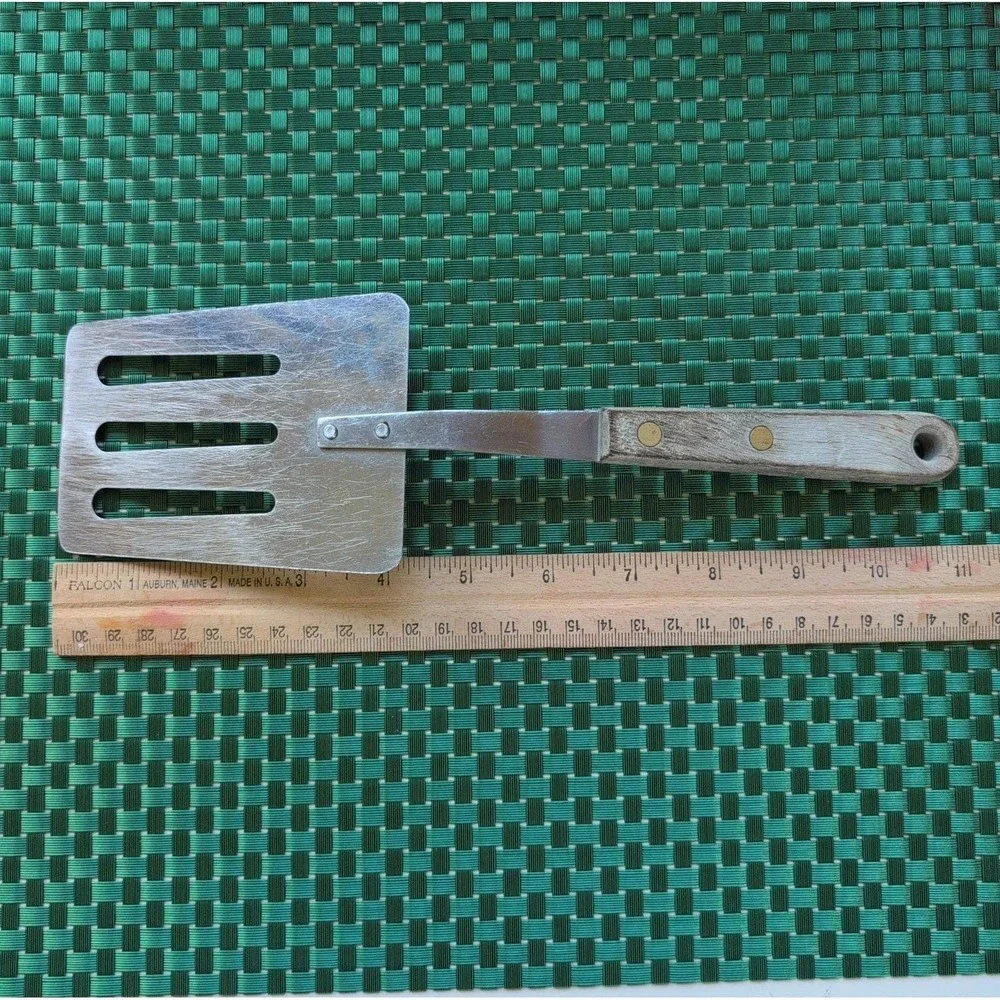Robinson Knife Co Spatula Short Slotted Stainless Wood Hndl *Slight L/R Wobble*